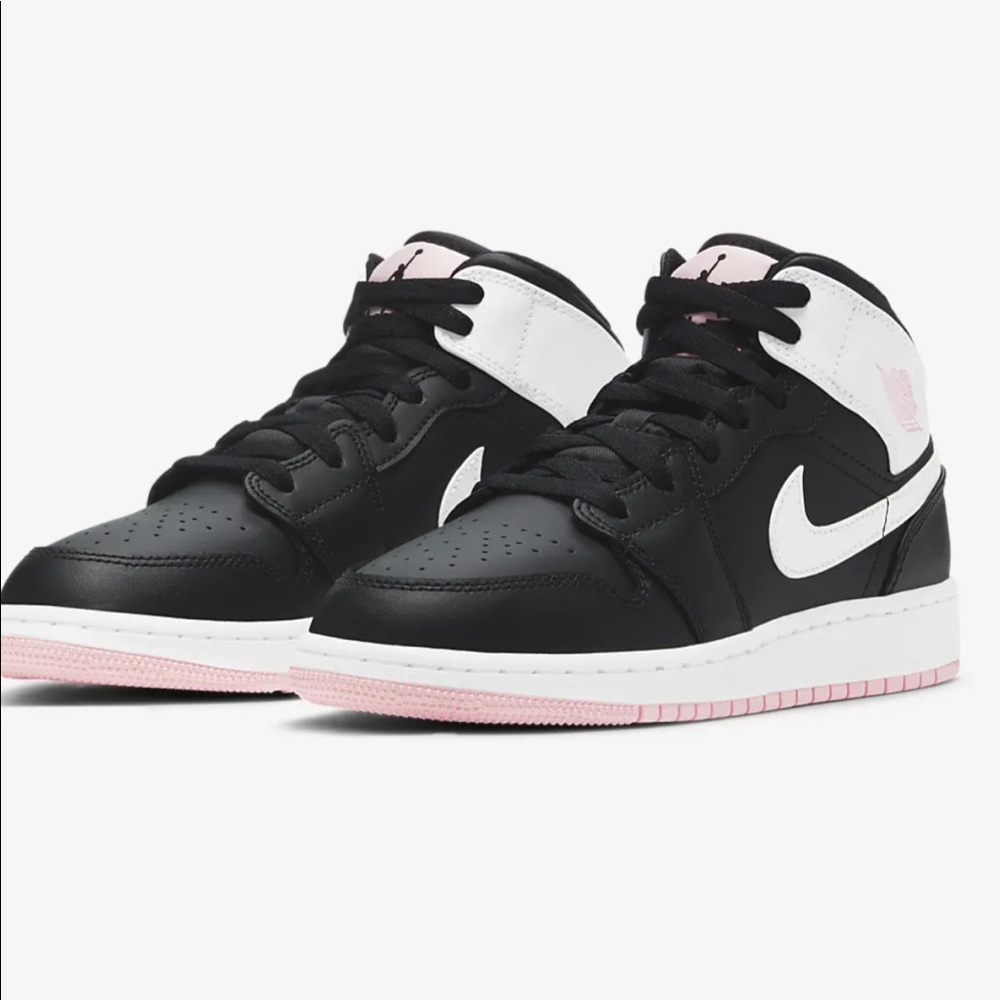 Air Jordan 1 mids